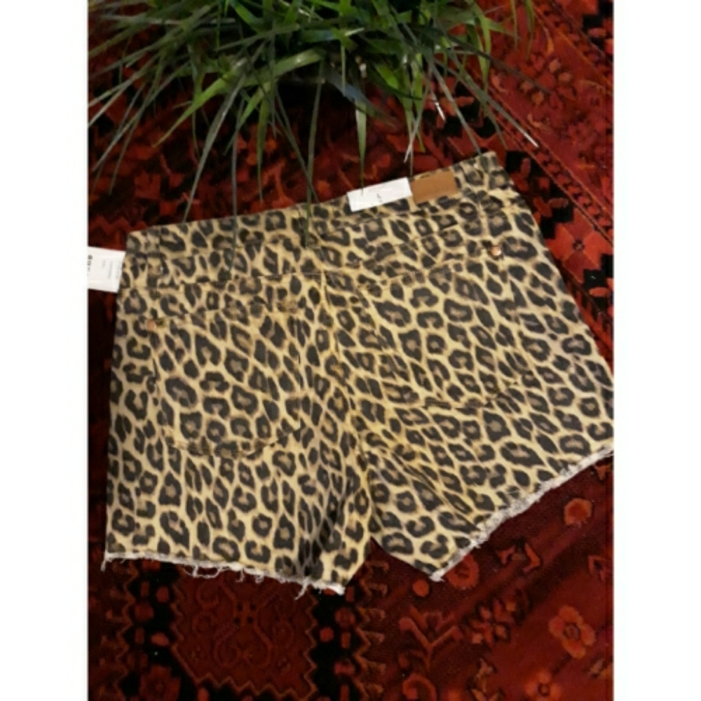 S M L Judy Blue Leopard Print Cut Off Shorts - Picture 7 of 8